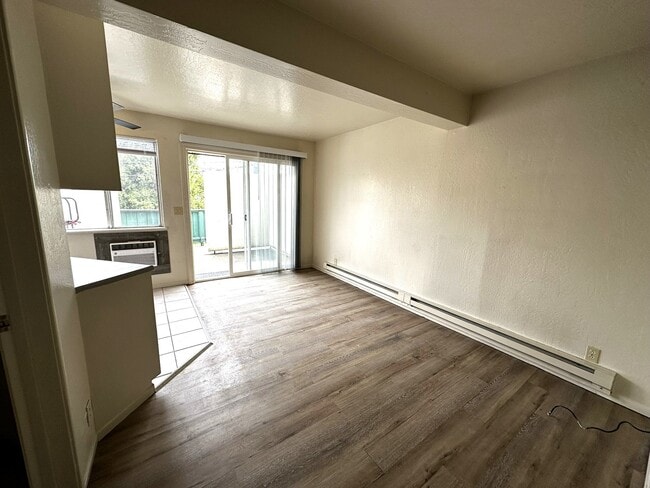 Building Photo - 52 Alley Way