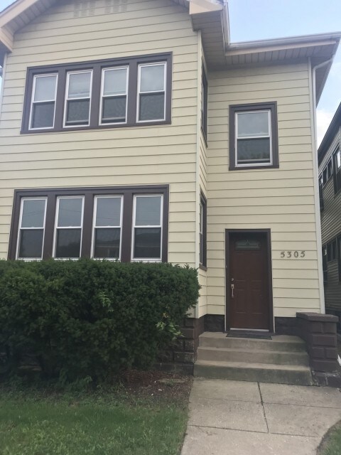 Primary Photo - 5305 W Foster Ave