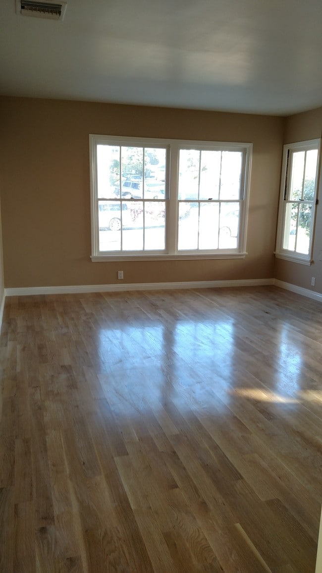 Living Room - 5835 Tellefson Rd