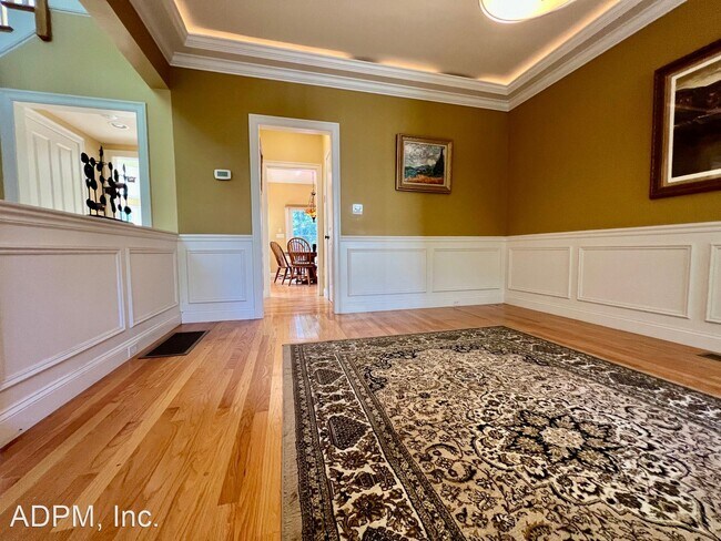 Building Photo - 4 br, 4 bath House - 17 Kenney Road Middle...