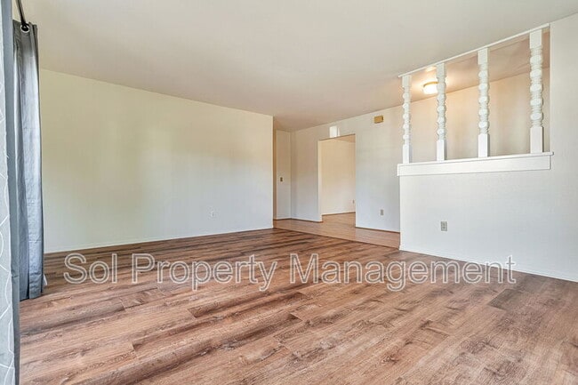 Building Photo - 934 Corcoran Ave