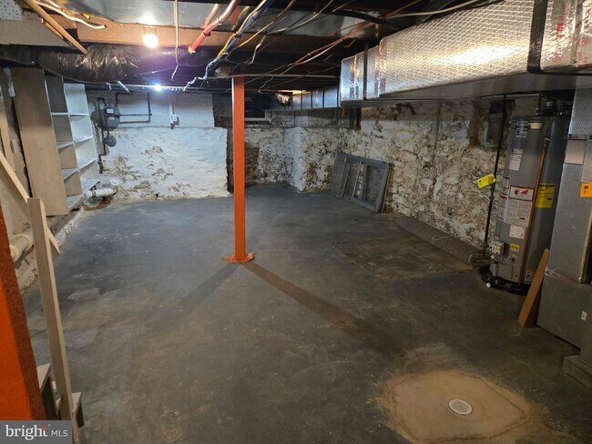 Building Photo - 9 E Simpson St