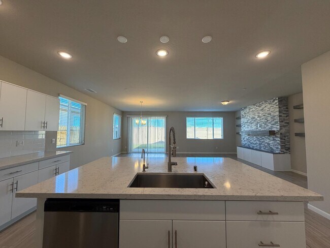 Foto del edificio - 660 Atlantica Dr S