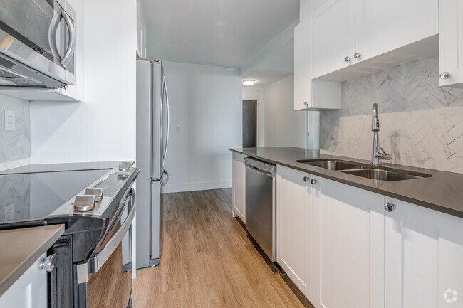 1 chambre, 1 salle de bain - 829 pi2 - Cuisine - 580 THE EAST MALL