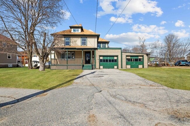 Building Photo - 26 Viking St