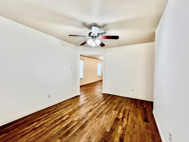 Foto del edificio - 5518 Gibralter Pl