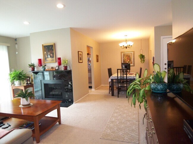 Foto del edificio - 391 Thornhill Ct