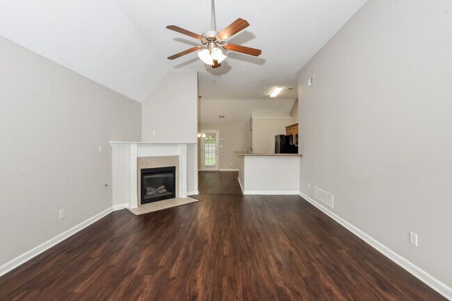 Foto del edificio - 7086 Crape Myrtle Dr