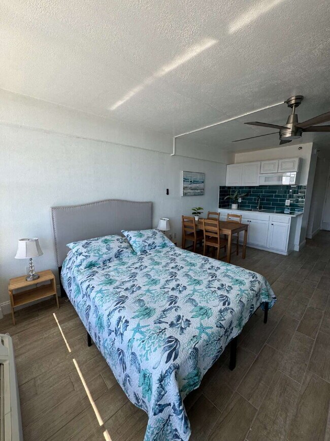 Building Photo - OCEANFRONT STUDIO NEWELY UPDATED