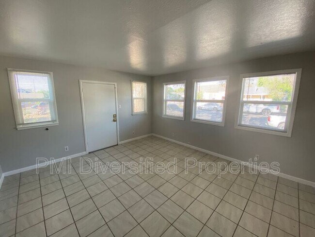 Foto del edificio - 814 16th St