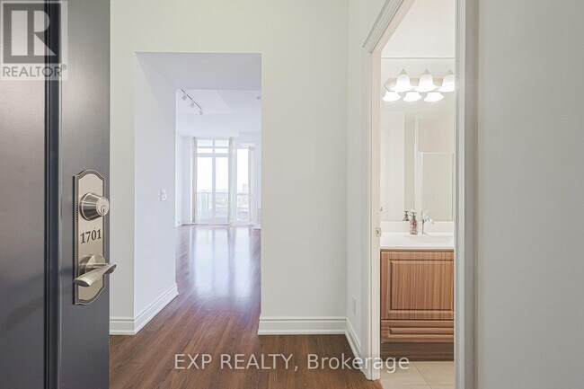 Building Photo - 89 S Town Centre Blvd