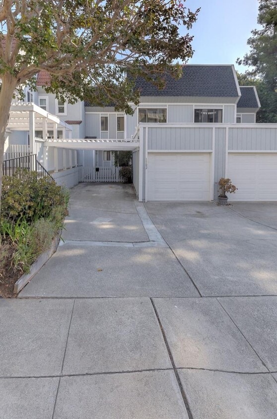 1102 Continentals Way, Belmont, CA 94002 Townhome Rentals in Belmont