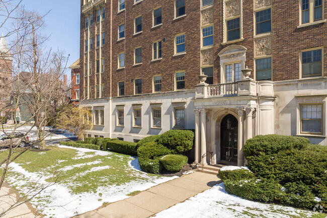 925 Delaware Ave - Campanile Apartments