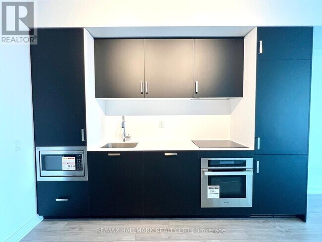 Photo du bâtiment - 88 Queen St E