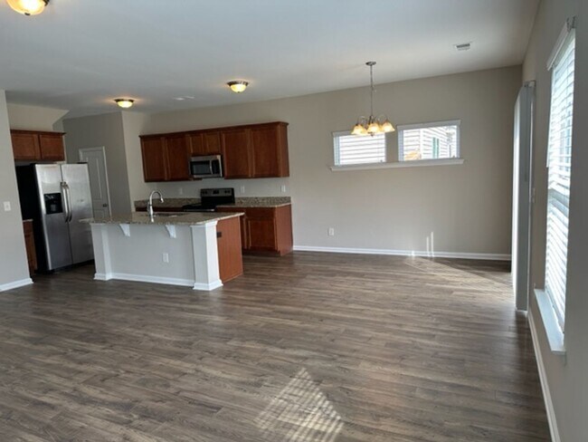 Foto del edificio - CHARMING HOME IN CONGAREE POINTE