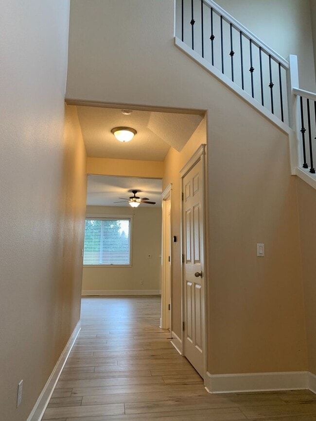 Building Photo - Charming 3-BR Felida Rental with Fenced Yard & Private Patio