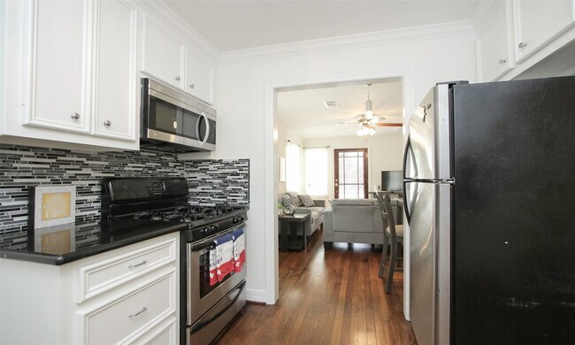 Foto del edificio - 4331 Marina St