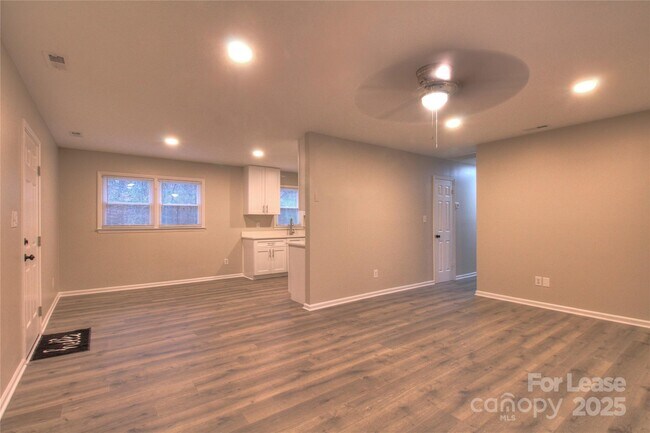 Foto del edificio - 1024 Sharon Dr