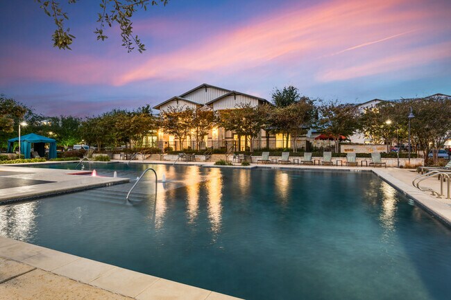 Foto del edificio - Landmark Conservancy