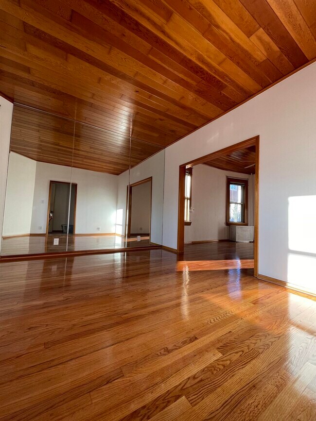 Building Photo - 31 E 28th St