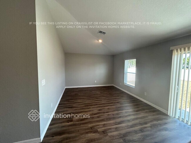 Foto del edificio - 711 NE 1st Ave