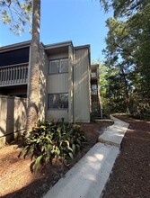 Building Photo - 211 Crown Oaks Way