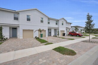 Building Photo - 12834 SW Forli Wy