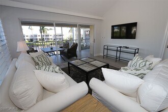 Building Photo - 6131 Pelican Bay Blvd