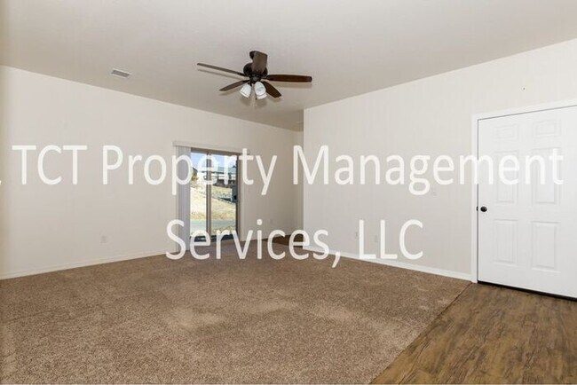 Foto del edificio - Gorgeous almost new 3 bed in Prescott!