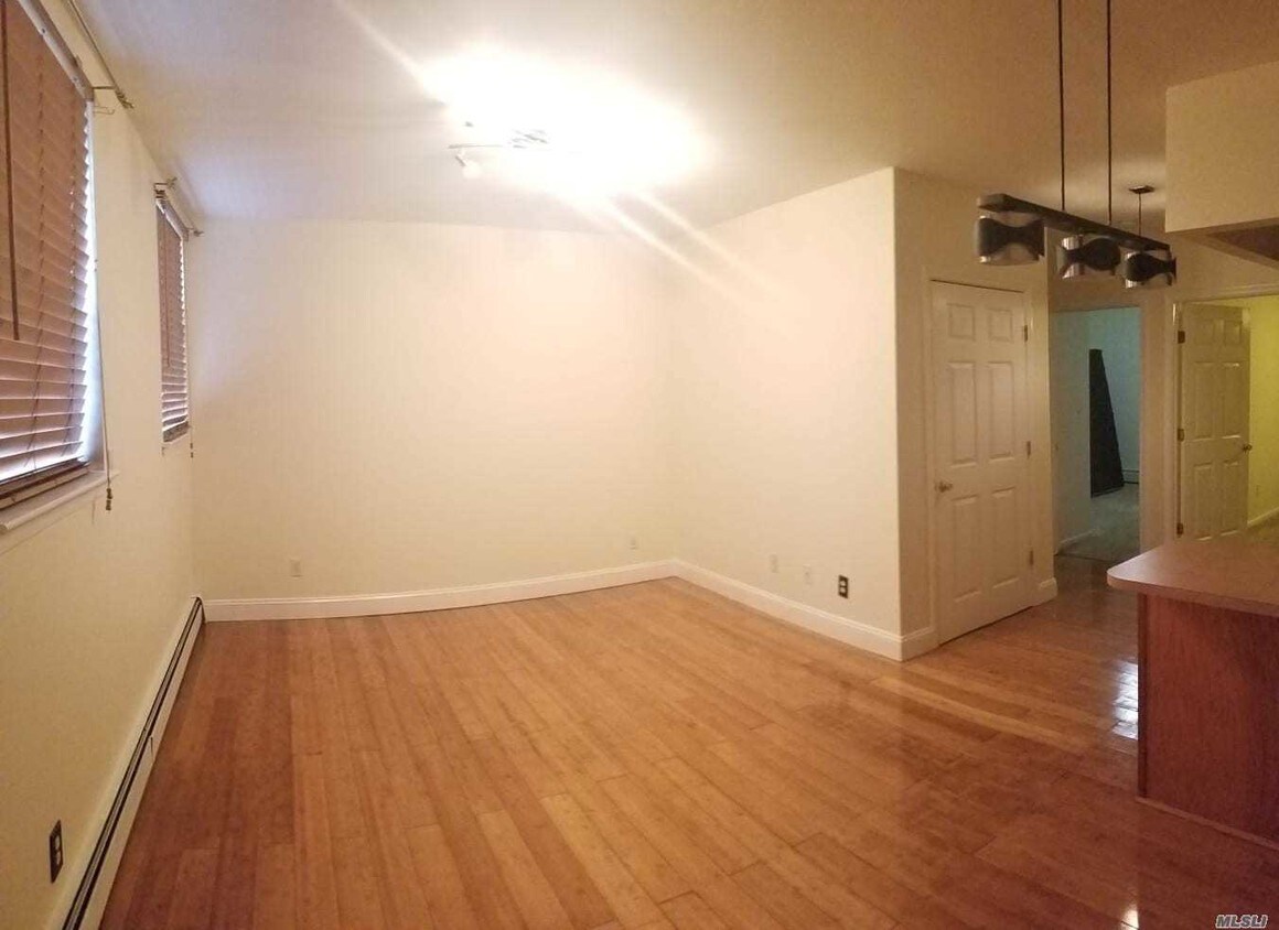 Foto del edificio - 359 Central Ave