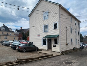 Building Photo - 906 Gompers Ave