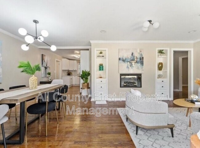 Photo - 1703 Derrill Dr House