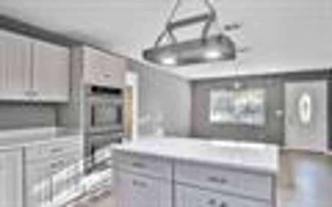 Building Photo - Great Rental