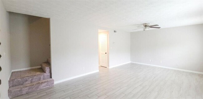 Foto del edificio - 147 Northdale Pl