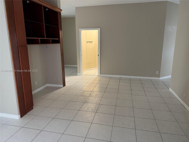 Foto del edificio - 3845 NW 43rd Ter