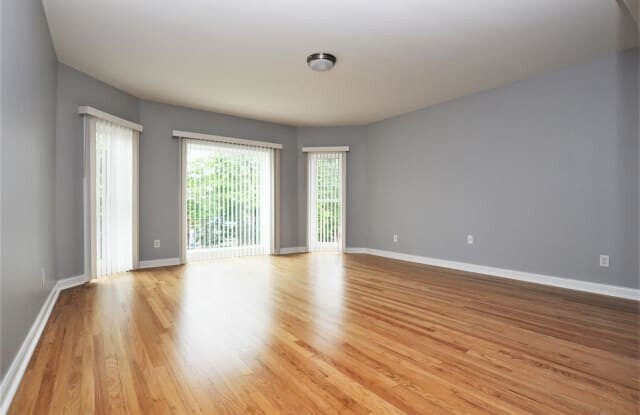 Foto del edificio - 6240 N Sacramento Ave