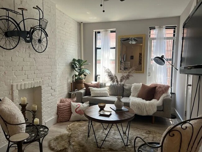 Foto del edificio - 448 W 46th ST