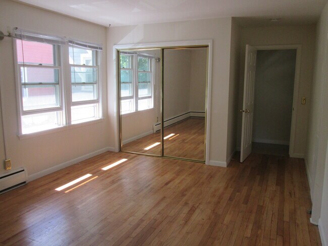 Master bedroom (1) - 503 N Sherman Ave