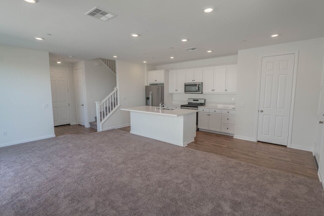 Foto del edificio - COMING SOON! Five Points 3 Bedroom Home in...