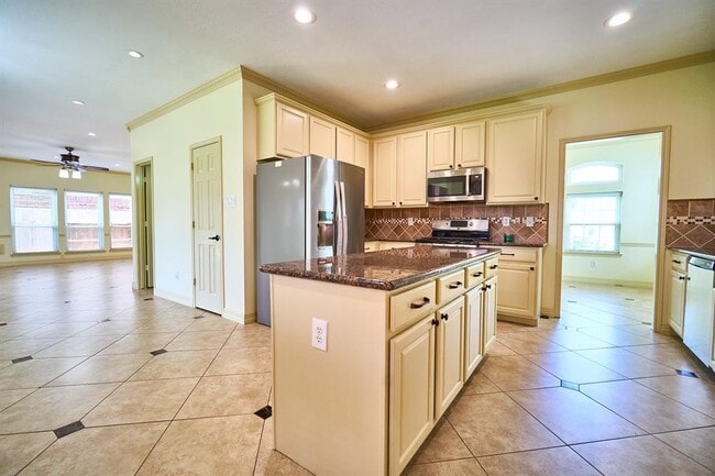 Building Photo - 14811 Wintercove Ct