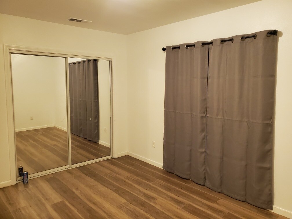 Bedroom 3 - 11111 S Mariposa Ave