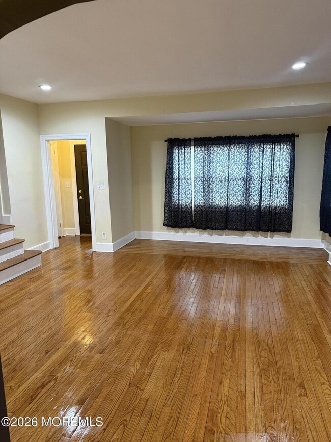 Building Photo - 12 Frances Pl