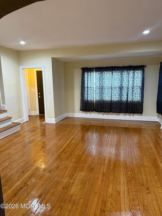 Foto del edificio - 12 Frances Pl