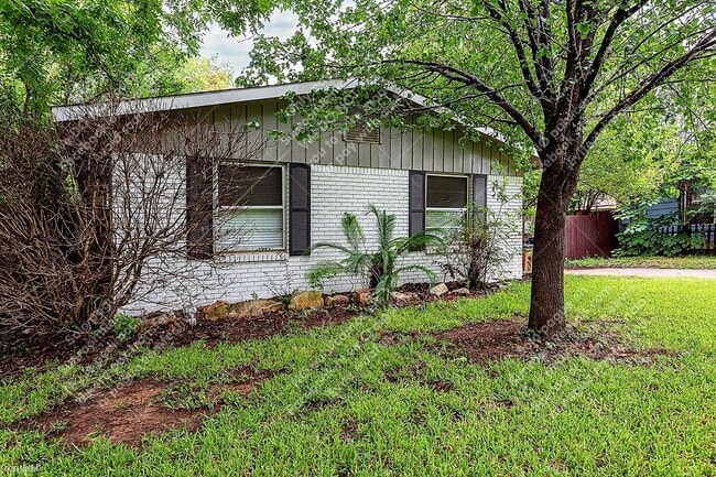 Building Photo - 3 br, 1 bath House - 4604 Raintree Blvd