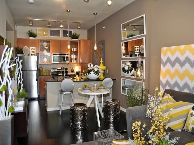 Foto del edificio - 5455 Richmond Ave.