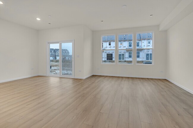 Foto del edificio - 5917 Hawkweed Dr