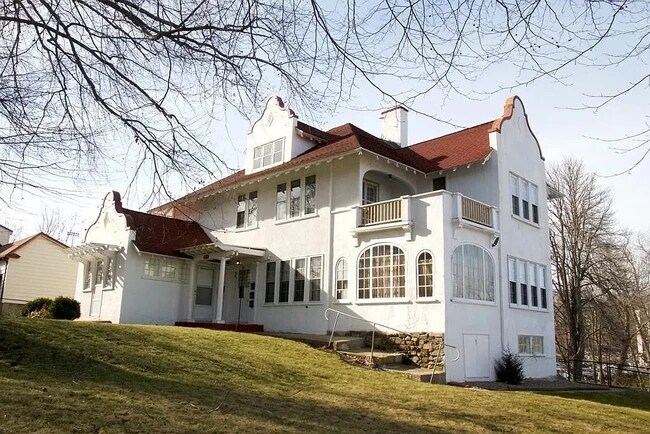 Building Photo - 47 Heywood St