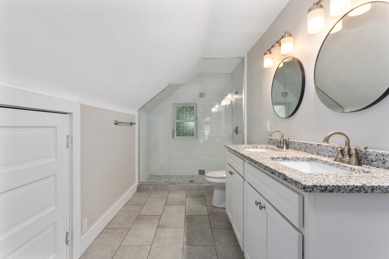 Foto principal - 915 E 29th St