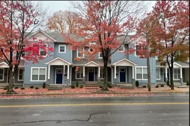 Photo - 806 Vincennes St (New Albany, IN)