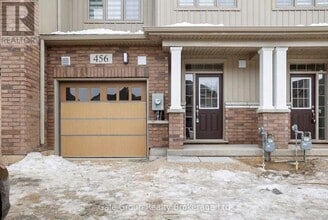 Building Photo - 456 Adelaide St